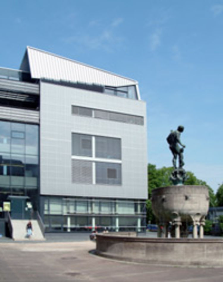 1004 0 9770731102947234