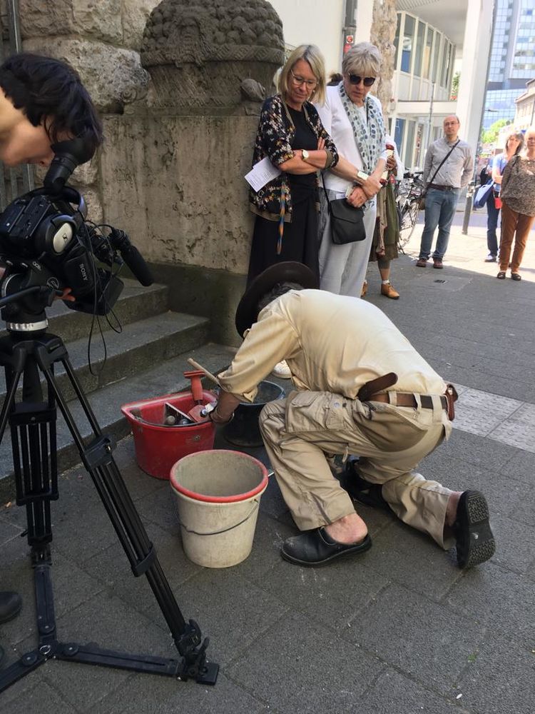 1049b3b2 d24c 4d8d a962 dfe19281b3c0