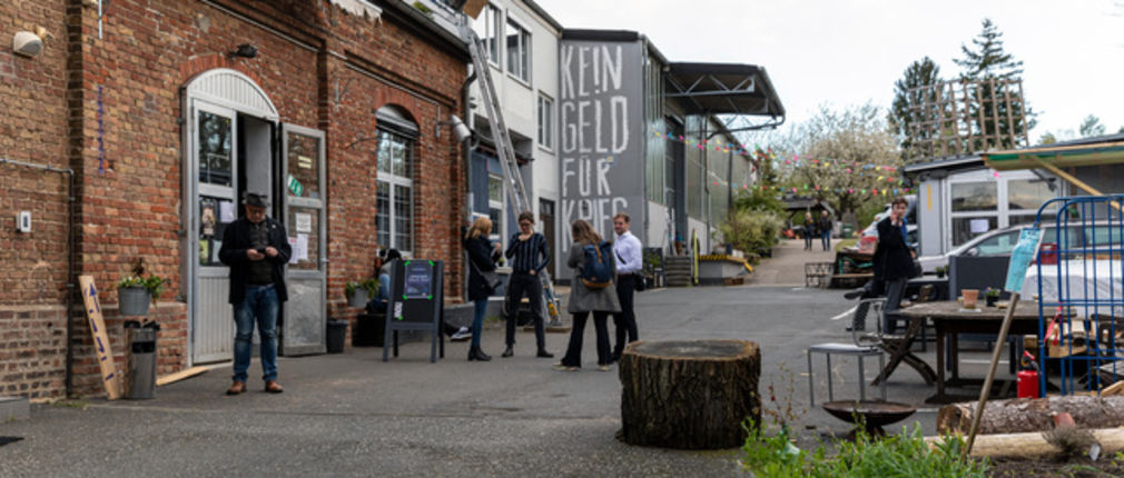 7284a842d2dd499a29f99b4a1cd7a183 f405