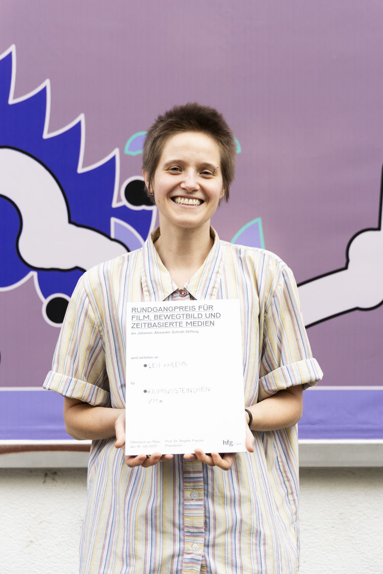 Bewegtbild film rundgang 2025 hfg offenbach preistraeger innen   daniela kaiser  5115